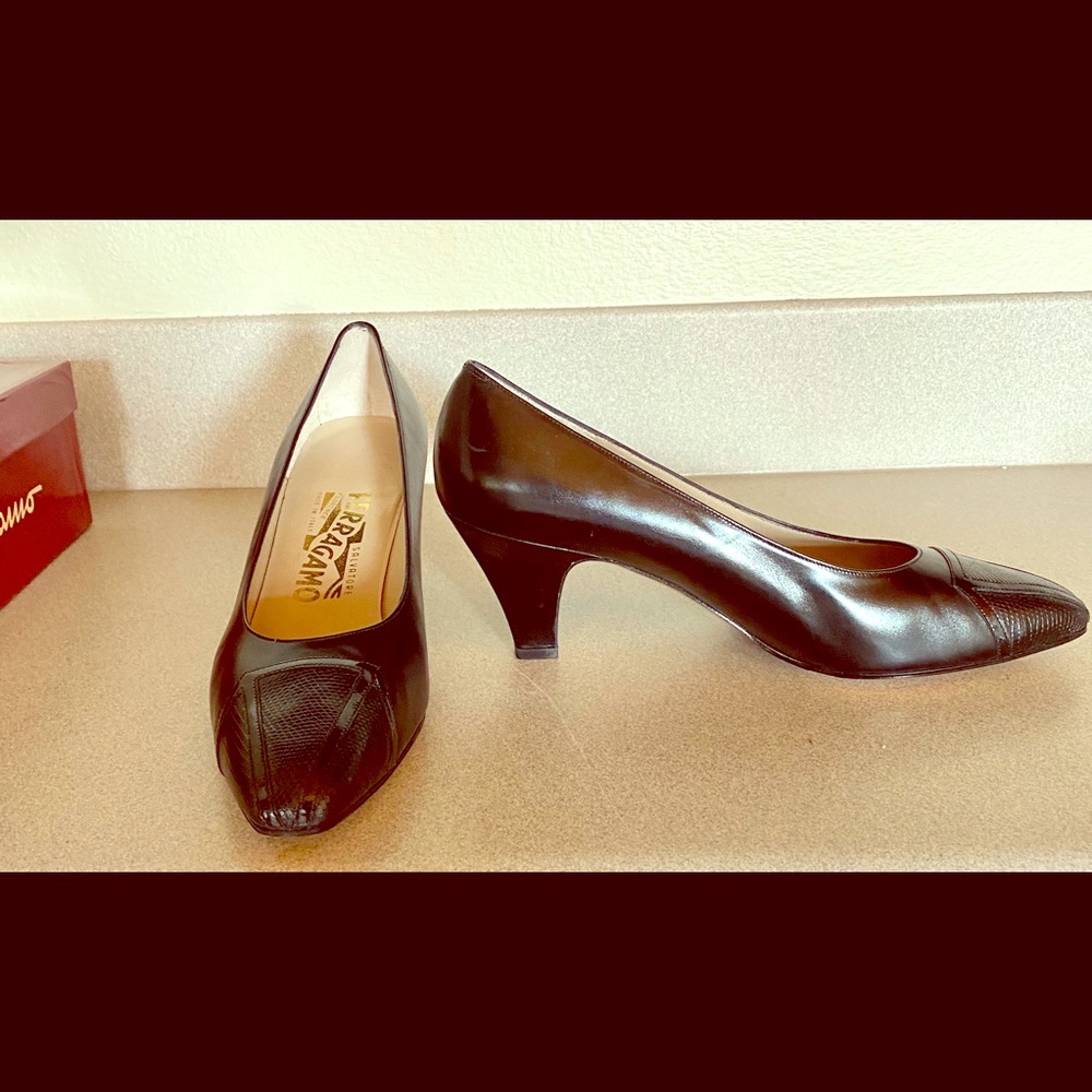 Vintage SALVATORE FERRAGAMO Heels